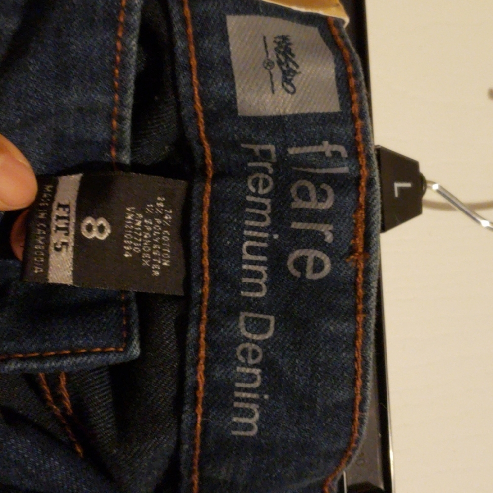 Jeans - Picture 3 of 4